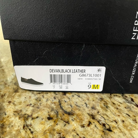 Natrualizer “Devan” Slip-on Suede Sneakers - Picture 2 of 8